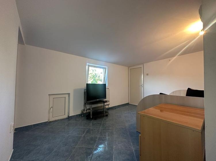 Apartament cu 2 camere semidecomandat în Progresul