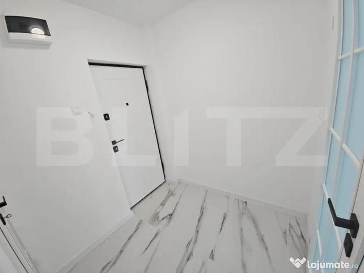 Apartament cu 3 camere semidecomandat în Podu Roș