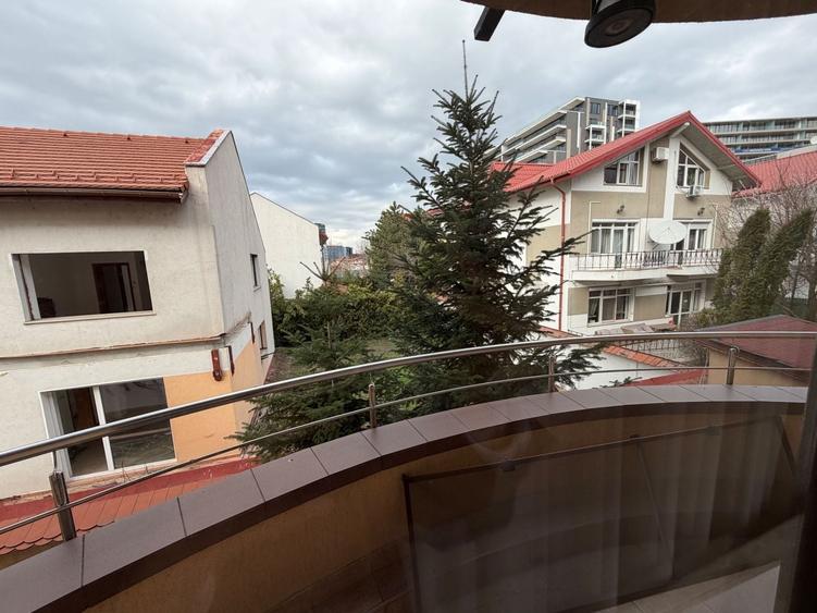 Apartament cu 4 camere decomandat, mobilat în Șoseaua Nordului