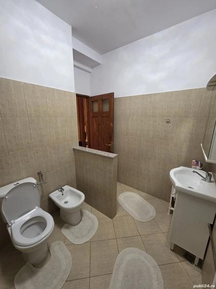 Apartament cu 3 camere semidecomandat în Ultracentral