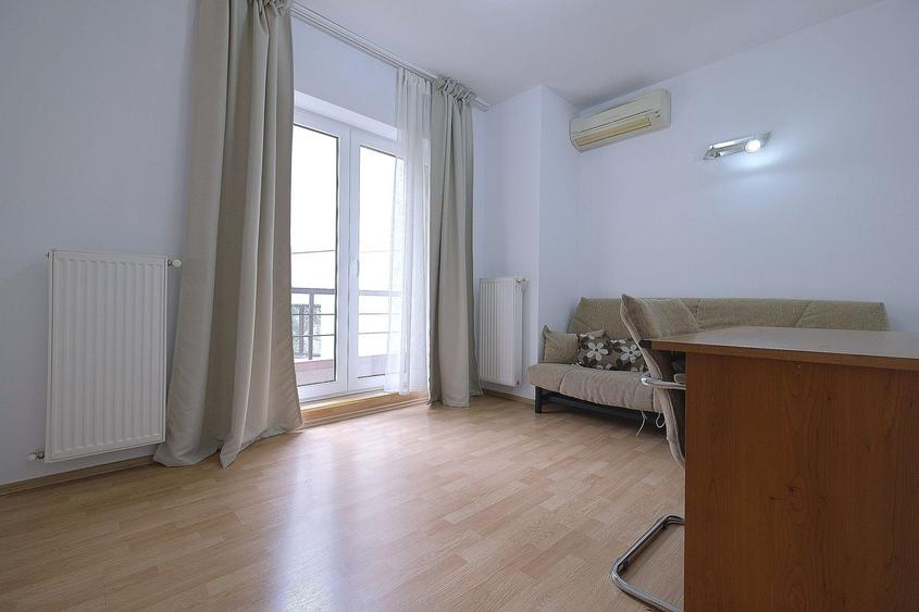Apartament cu 4 camere decomandat, mobilat în Herăstrău