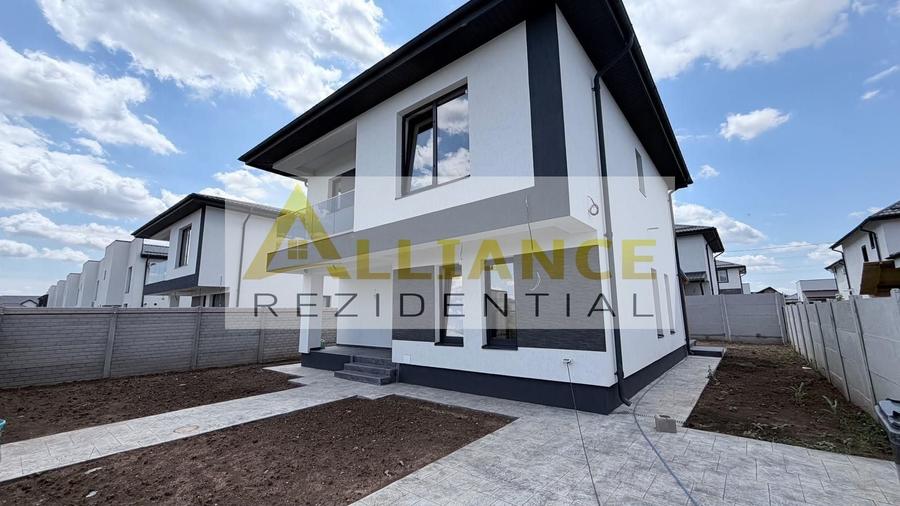 Casă individuală cu 5 camere cu Canalizare în Berceni