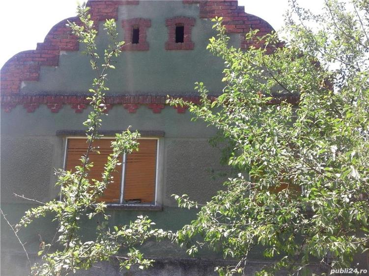 Casă individuală cu 5 camere cu Teren 4820 Mp în Belinț