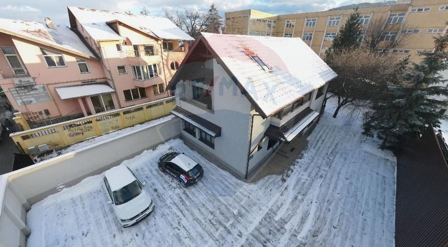 Spațiu comercial, de 244 mp, în Aurel Vlaicu
