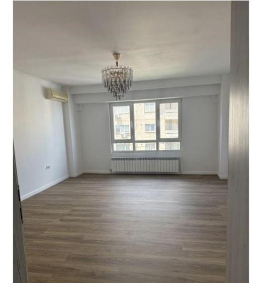 Apartament cu 3 camere decomandat în Nerva Traian