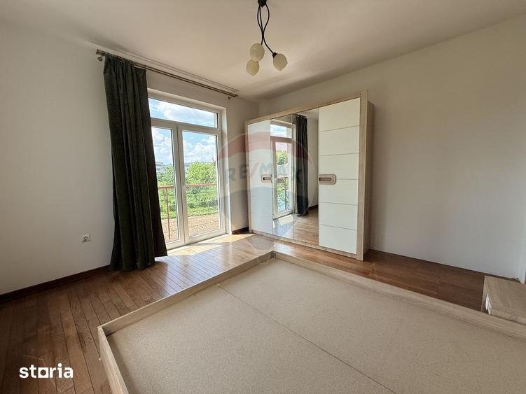Casă cu 5 camere cu Teren 150 Mp în Florești