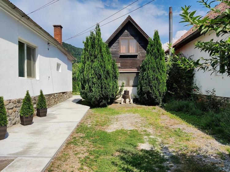 Casă cu 3 camere cu Teren 860 Mp în Praid