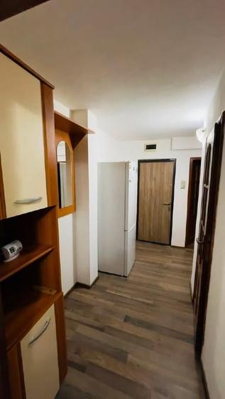 Apartament cu 3 camere decomandat, mobilat în Soarelui