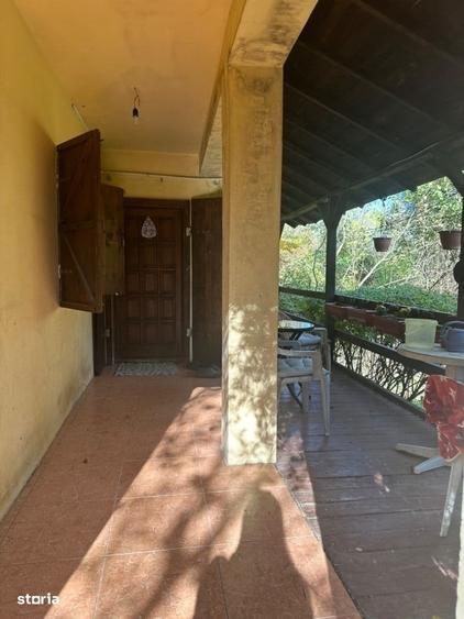 Casă cu 4 camere decomandat în Bobolia