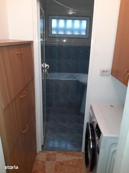 Apartament cu 3 camere decomandat, mobilat în Berceni