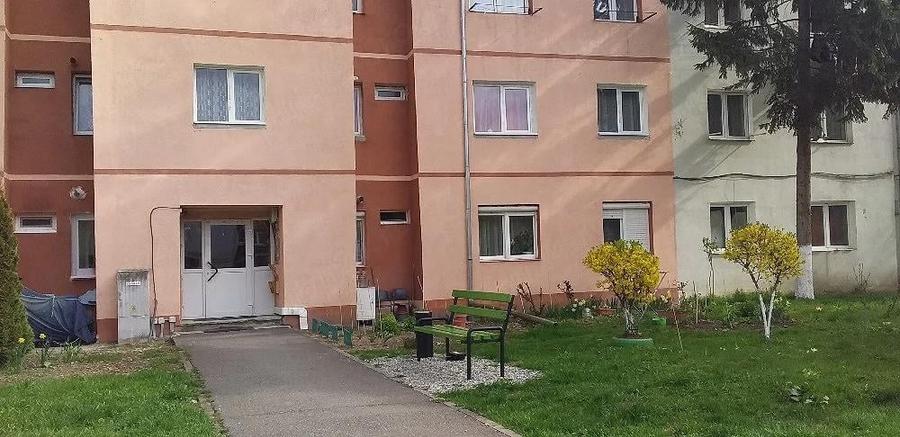 Apartament cu 3 camere nedecomandat în Central