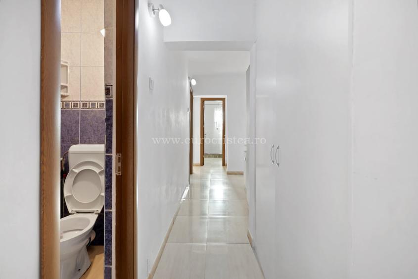 Apartament cu 3 camere decomandat în Central