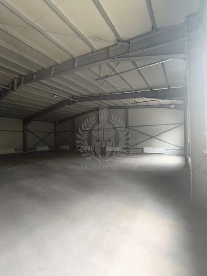 Spațiu industrial, de 400 mp, în B-dul București