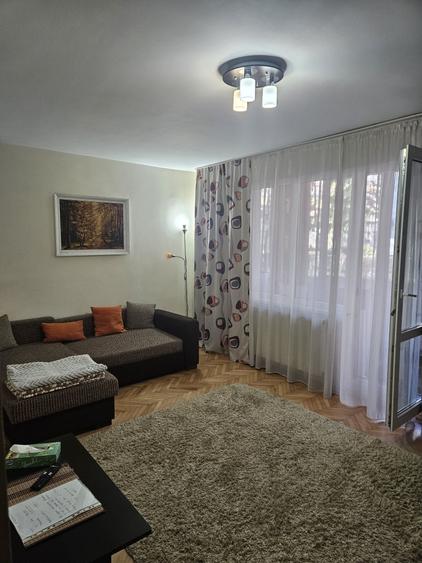 Apartament cu 3 camere decomandat în Dâmbu Pietros