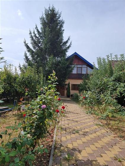 Casă cu 5 camere cu Teren 800 Mp în Valea Adâncă