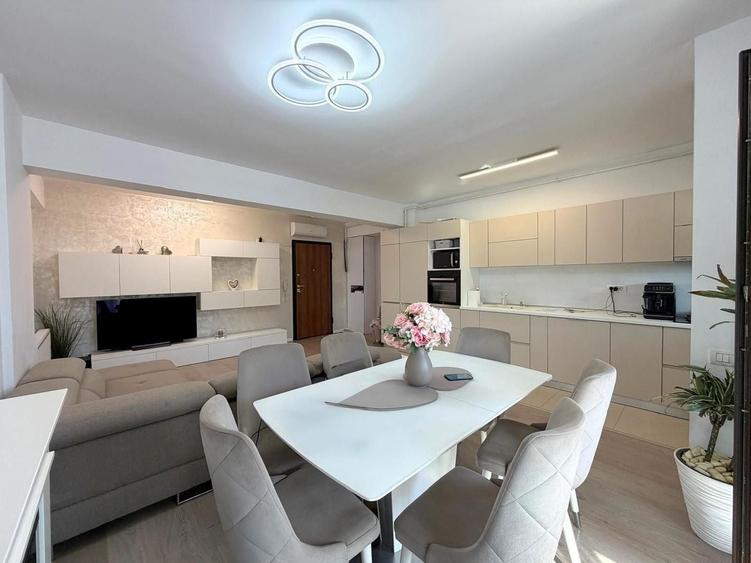 Apartament cu 3 camere semidecomandat în Sisești