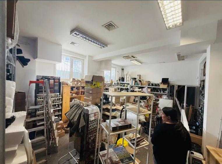 Spațiu comercial, de 250.41999816895 mp, în 1 Mai