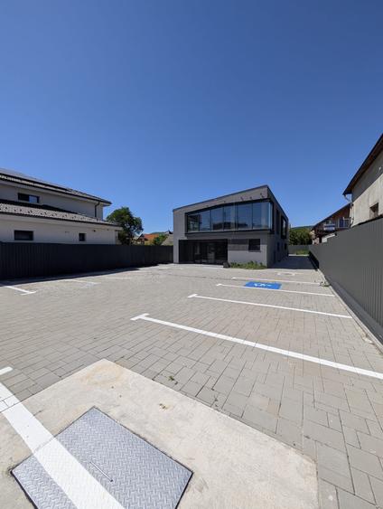 Spațiu comercial, de 162 mp, în Florești