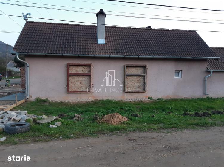 Casă cu 2 camere cu Teren 582 Mp în Saschiz