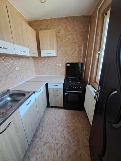 Inchiriez apartament 2 camere - 4