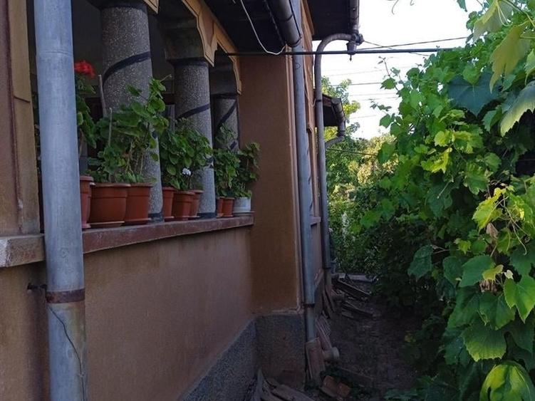 Casă individuală cu 5 camere cu Teren 4400 Mp în Giubega
