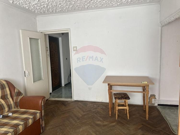 Apartament cu 2 camere semidecomandat în Mărăței