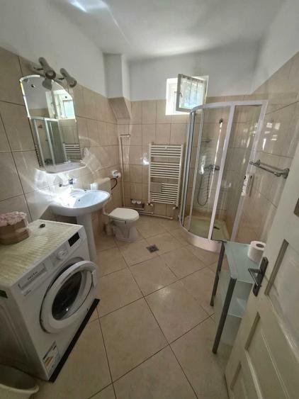 Casă cu 3 camere în Central