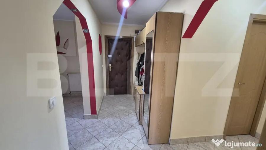 Apartament cu 3 camere decomandat în Carpați 2