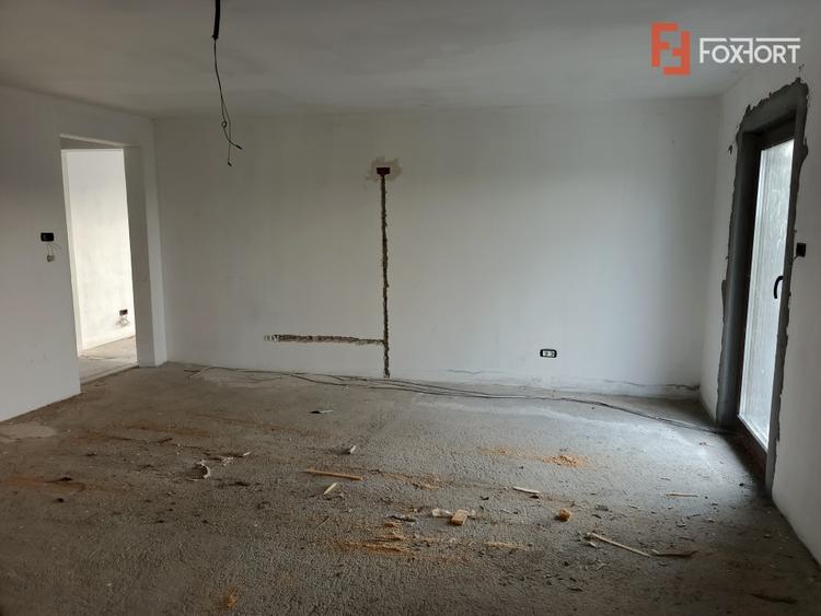 Casă individuală cu 5 camere cu Teren 747 Mp în Sânandrei