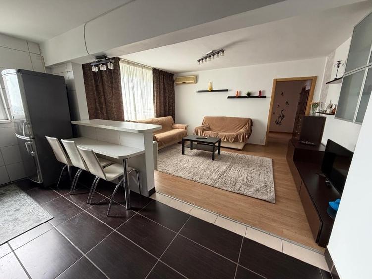 Apartament cu 3 camere semidecomandat, mobilat în Bucureștii Noi