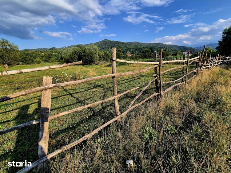 Teren de 3021 mp, în Șinca