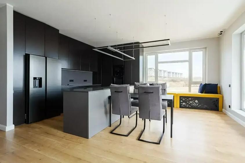Apartament cu 4 camere semidecomandat, mobilat în Floreasca