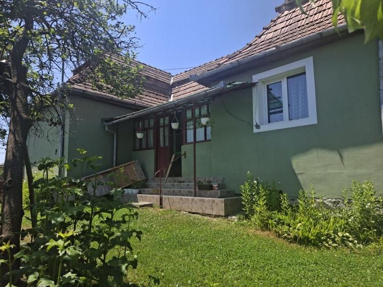 Casă cu 3 camere în Suplac