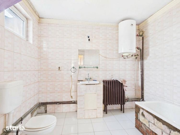 Casă cu 6 camere cu Teren 2610 Mp în Hidiș