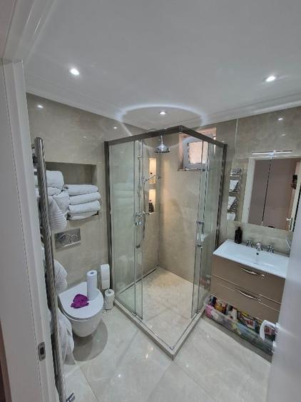 Apartament cu 3 camere semidecomandat în Primăverii
