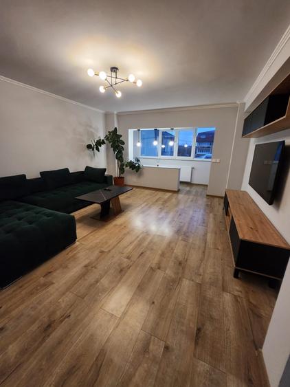 Inchiriez apartament 3 camere Otopeni Centru - 4