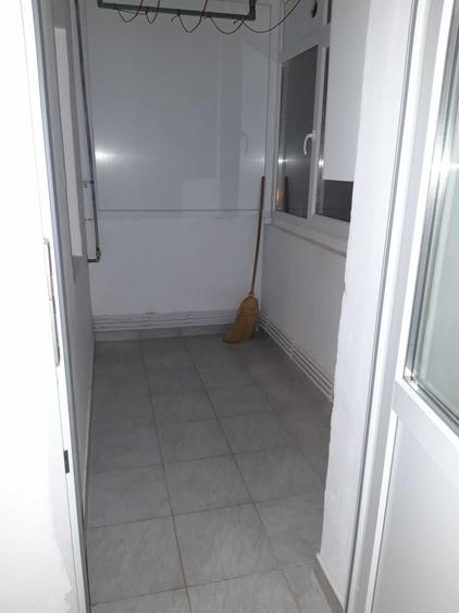 Apartament cu 2 camere decomandat în Nicolina