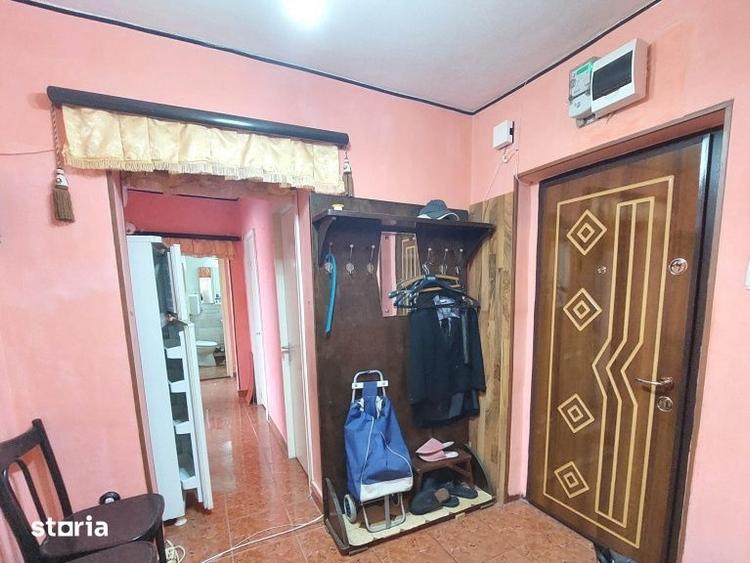 Apartament cu 3 camere decomandat în Valea Rosie