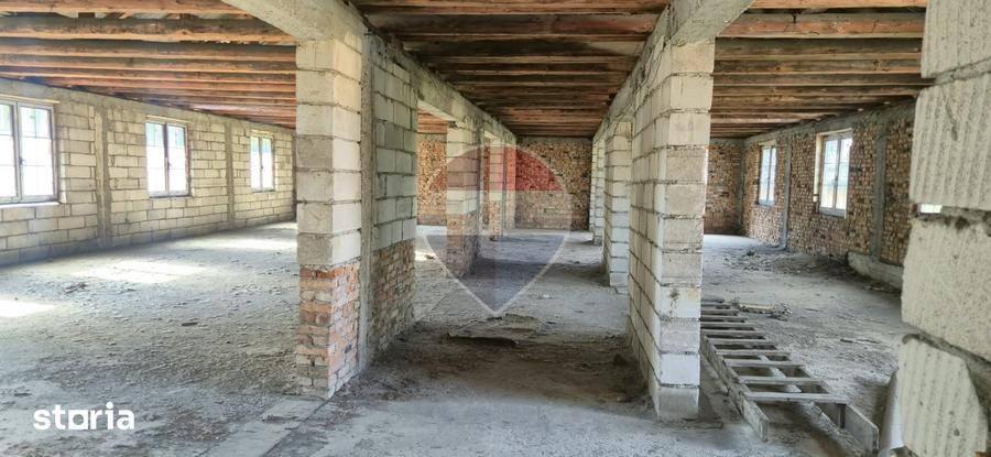 Spațiu comercial, de 1,100 mp, în Central