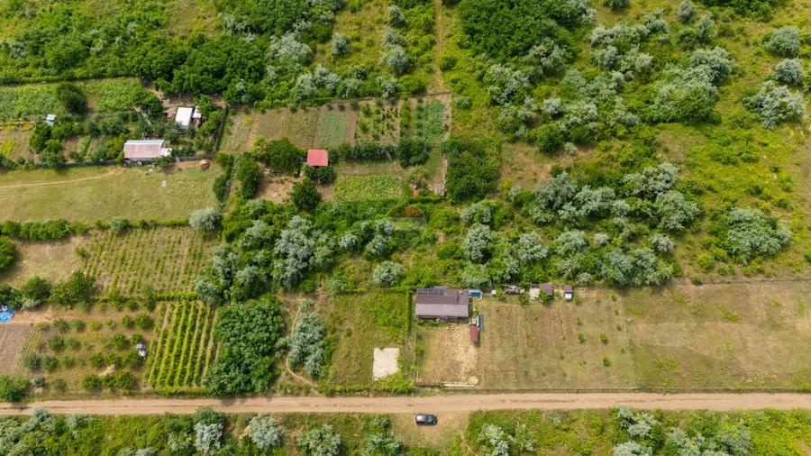 Teren agricol intravilan de 1106 mp, în Nord-Est