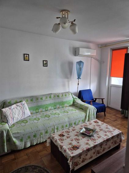 Apartament cu 3 camere decomandat în Doamna Ghica
