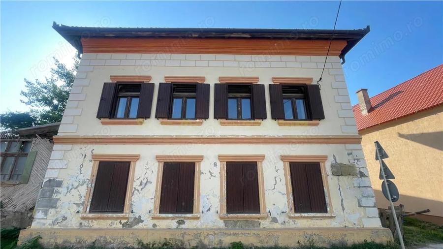 Casă cu 7 camere cu Teren 1016 Mp în Jimbor