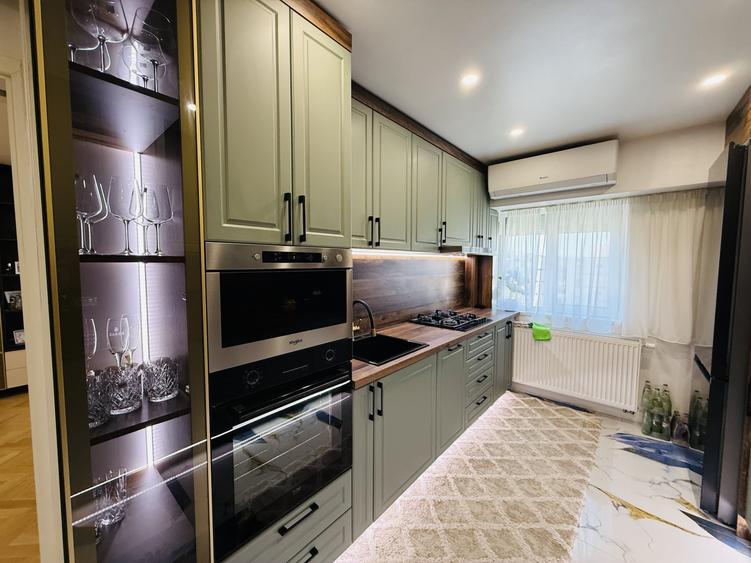 Apartament cu 2 camere decomandat, mobilat în Soarelui