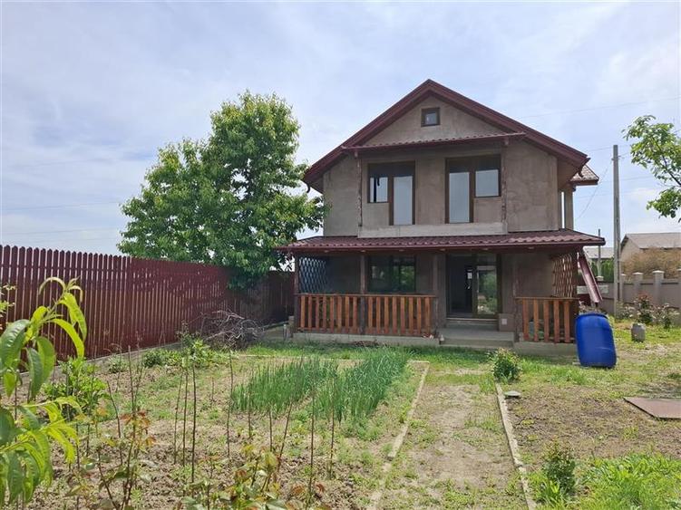 Casă individuală cu 4 camere cu Teren 400 Mp în Câmpineanca