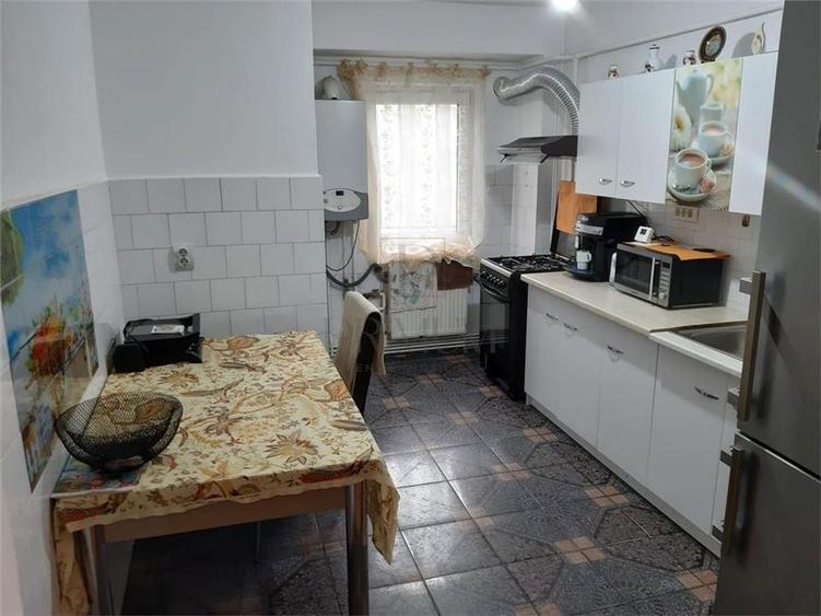 Apartament cu 4 camere decomandat în Freidorf