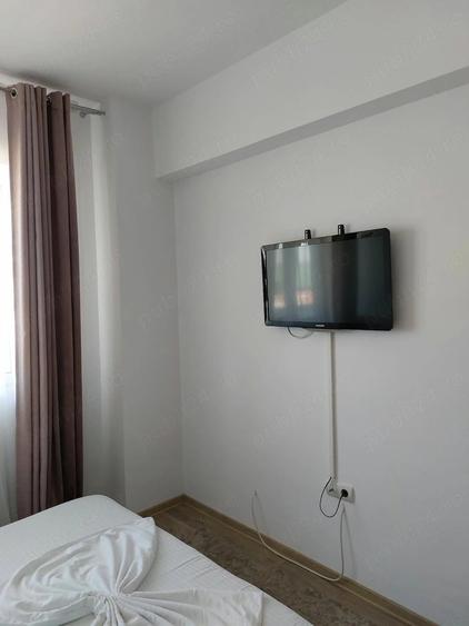 Apartament cu 3 camere semidecomandat în Exterior Vest