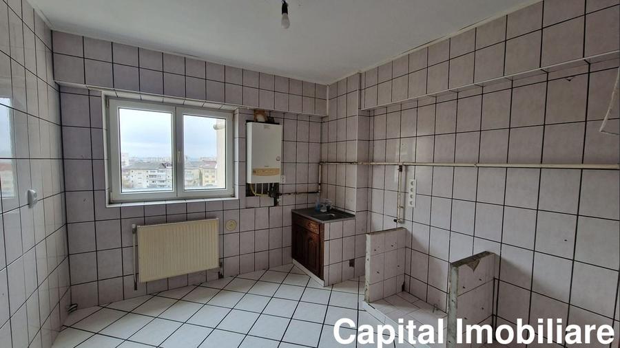 Apartament cu 3 camere semidecomandat în Central