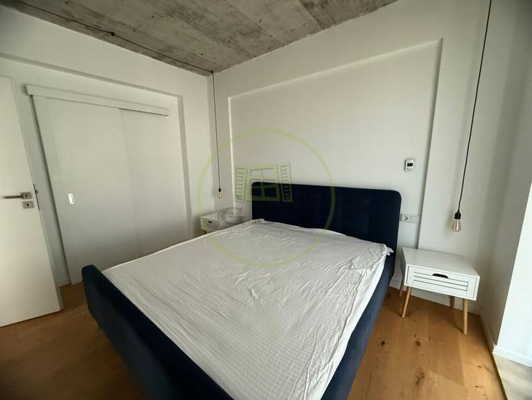 Apartament cu 3 camere, mobilat în Craiovița Nouă