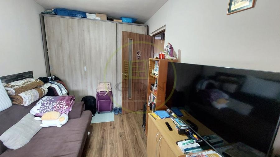 Apartament cu 3 camere semidecomandat, mobilat în Valea Rosie