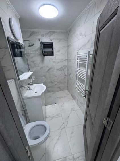 Apartament cu 2 camere decomandat în Poarta 6